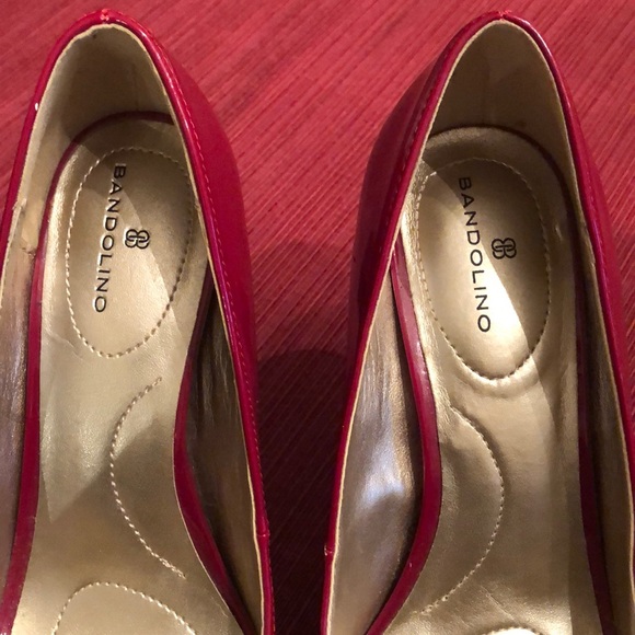 Bandolino Red Point Toe Heels in size 5.5M - Picture 3 of 11